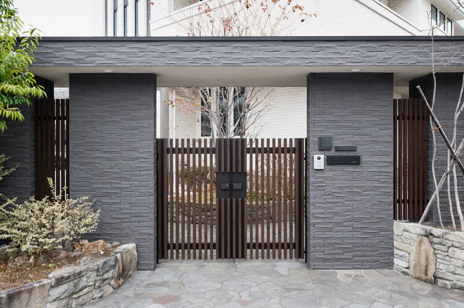 How Custom Gates Improve Security and Convenience for Homeowners