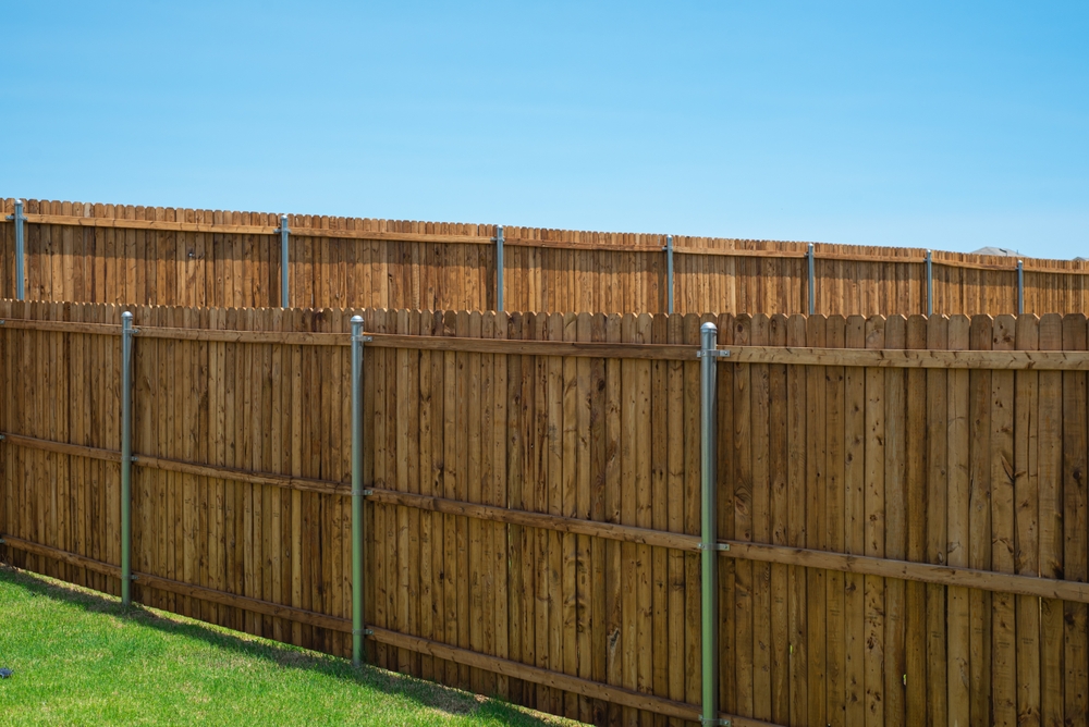 Best Fencing Materials for Residential Yards: Pros, Cons and Cost Breakdown